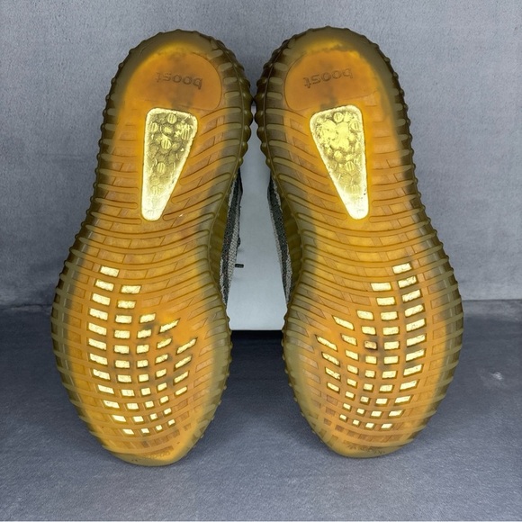 Adidas Yeezy Boost 350 V2 with Orange Stripe Size: 10 - Picture 5 of 9